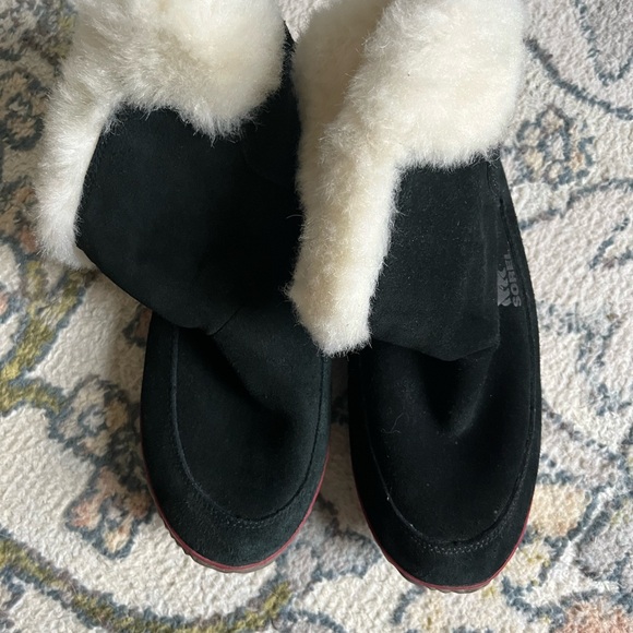 Women’s Sorel black suede boots - Picture 2 of 6